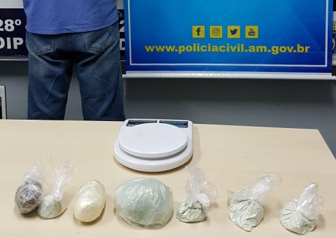 Adolescente é apreendido com meio quilo de drogas embaixo de cama em Manaus