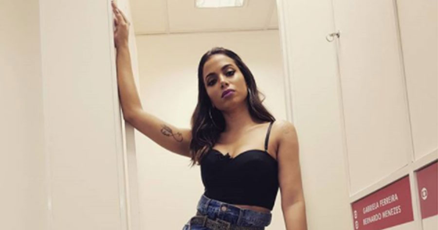 Em foto rara, Anitta posa coladinha ao lado do marido em momento 'gostoso'