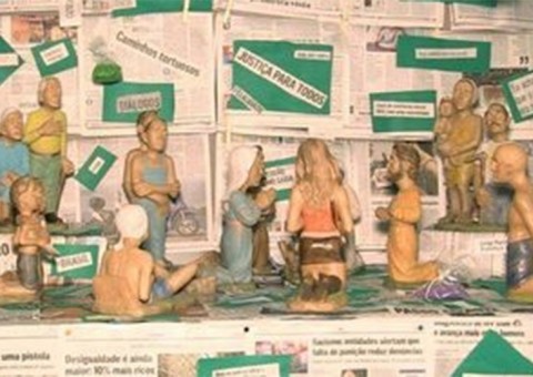 Convento manda retirar presépio que tinha prostituta e casal gay como personagens