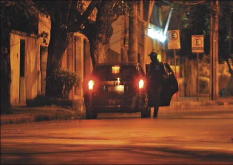 Garoto de programa feio decide assaltar em Manaus e se dá mal