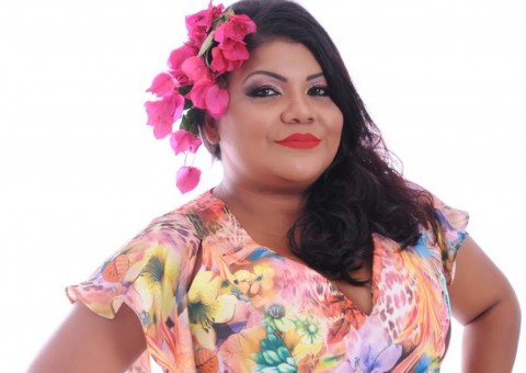 Márcia Siqueira faz esquenta para o réveillon no bar Botequim