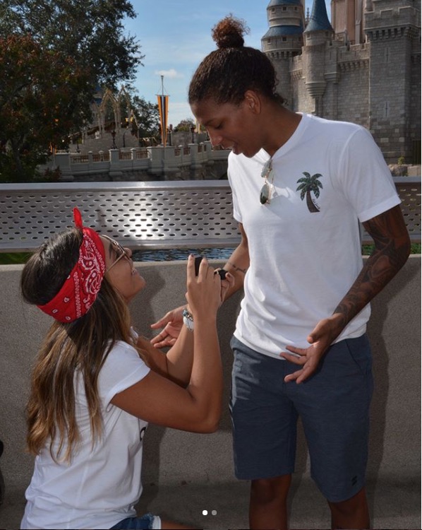 Judoca Rafaela Silva é pedida em casamento pela namorada