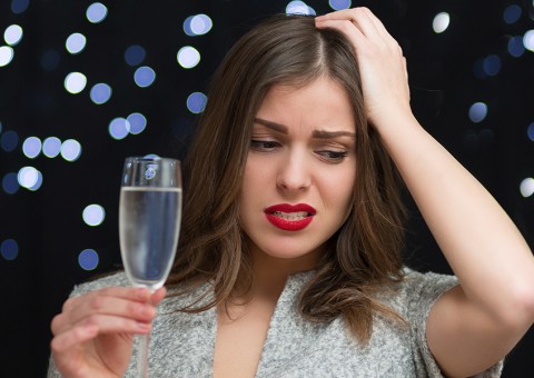 Ressaca de fim de ano? Nutricionista dá dicas que podem amenizar os sintomas