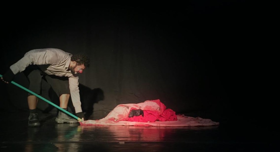 Teatro Américo Alvarez recebe espetáculo O Circo de um Piteco Solo neste sábado