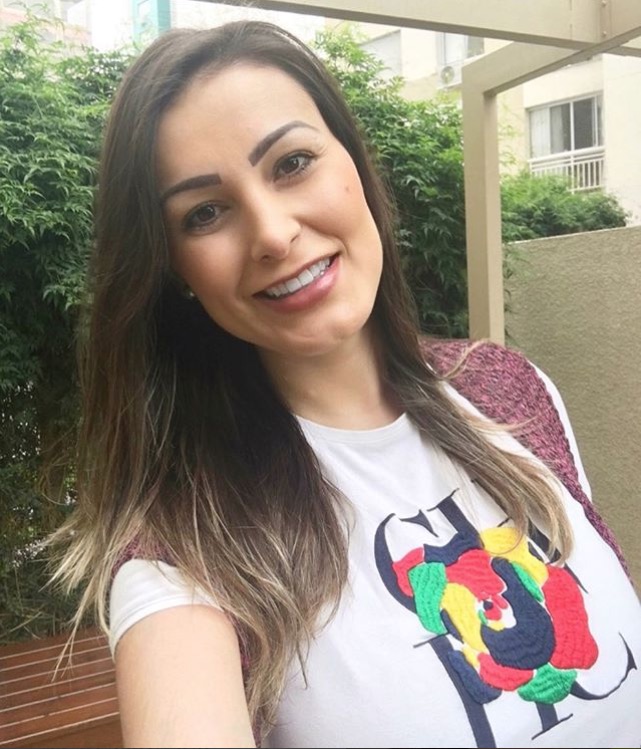 Andressa Urach vai passar réveillon em vigília e convoca fãs