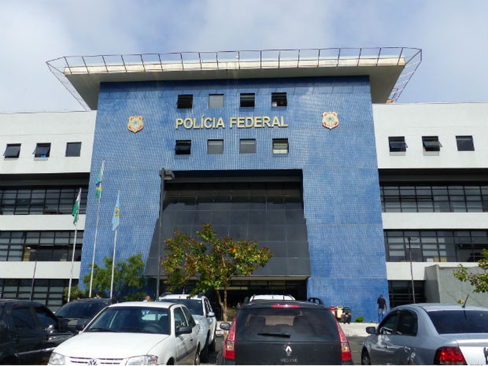 Guarda é denunciado por facilitar uso de celulares a presos da Lava Jato