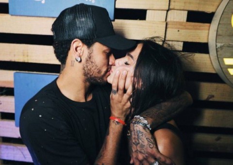 Bruna Marquezine e Neymar reatam namoro em Fernando de Noronha