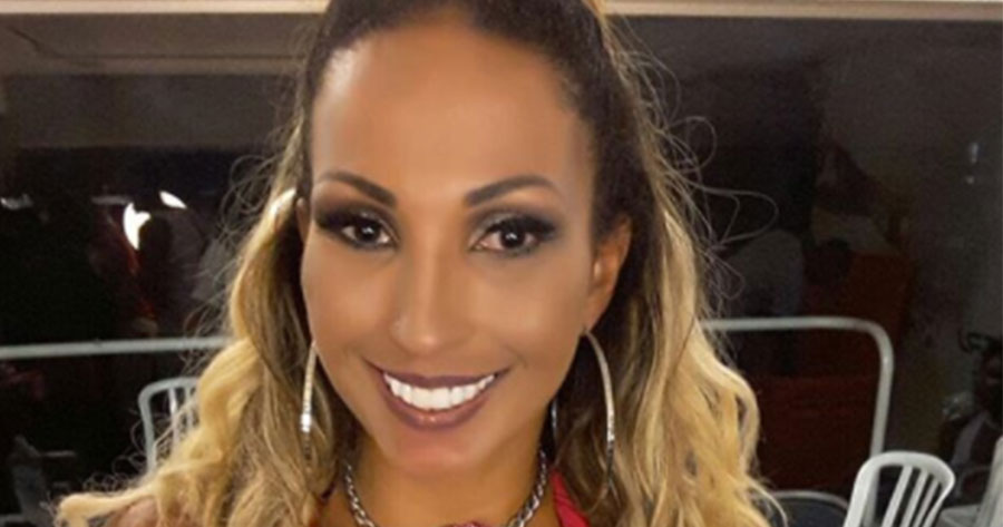 Com decote profundo, Valesca Popozuda manda recado para manauaras 