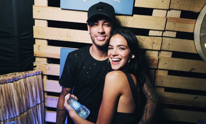 Veja flagra de pegação entre Neymar e Bruna Marquezine durante festa em Noronha