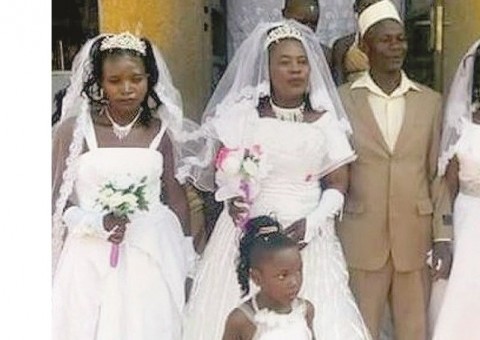 Homem disputado decide se casar com 3 mulheres ao mesmo tempo