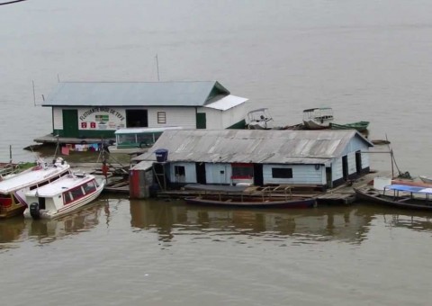 Homem morre ao cair de barco em movimento no Amazonas