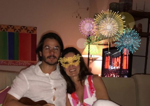 Fátima Bernardes e namorado passam réveillon juntos, veja fotos