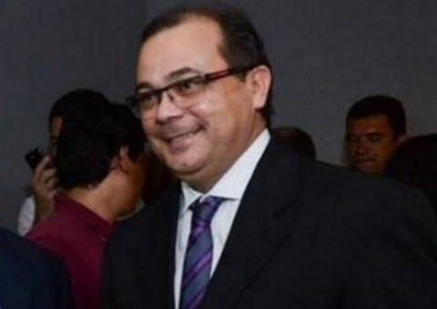 Foragido, Pedro Elias se apresenta na sede da PF às 6h da manhã