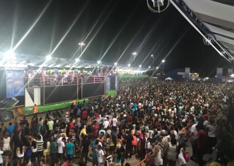 Réveillon da Paz reúne milhares de pessoas no Centro Cultural de Coari 
