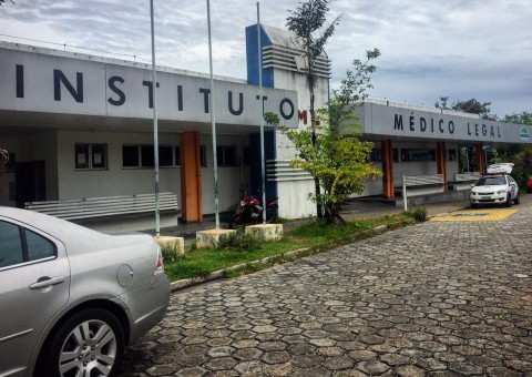 Homem deixa um morto após sair atirando dentro de bar em Manaus 