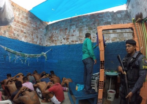 Detentos aproveitam queima de fogos para fugir de presídio no Amazonas, Veja nomes.