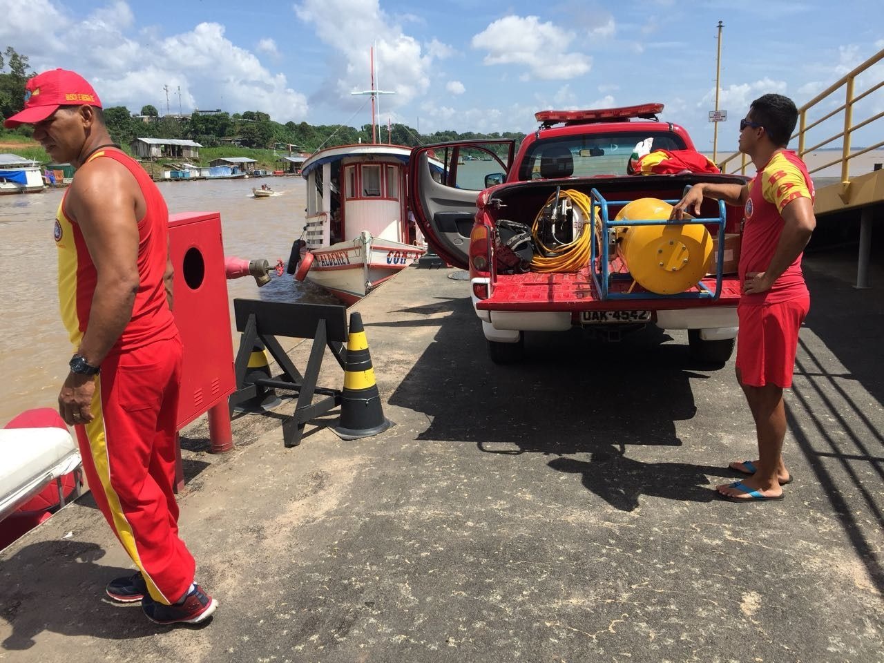 Voltando do réveillon, homem cai de barco e desaparece em rio do Amazonas