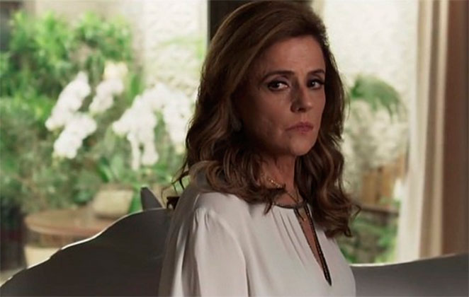 Após executar Laerte, Sophia mata mais uma pessoa a tesourada