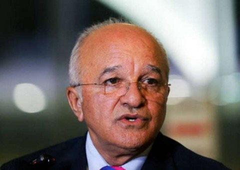 Justiça decide manter José Melo na Polícia Federal