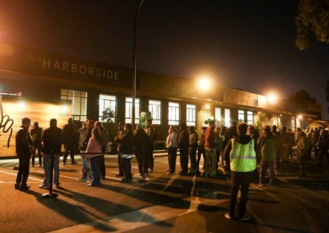 Americanos iniciam ano em fila para comprar maconha na Califórnia
