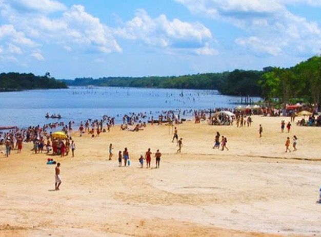 Adolescente desaparece em rio após tiroteio em balneário no Amazonas