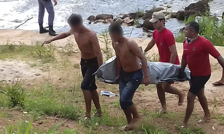 Corpo de adolescente baleado em balneário é encontrado em rio