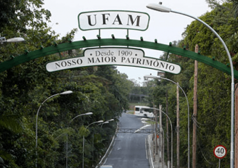 Ufam lança edital de concurso com salário de até R$9,5 mil