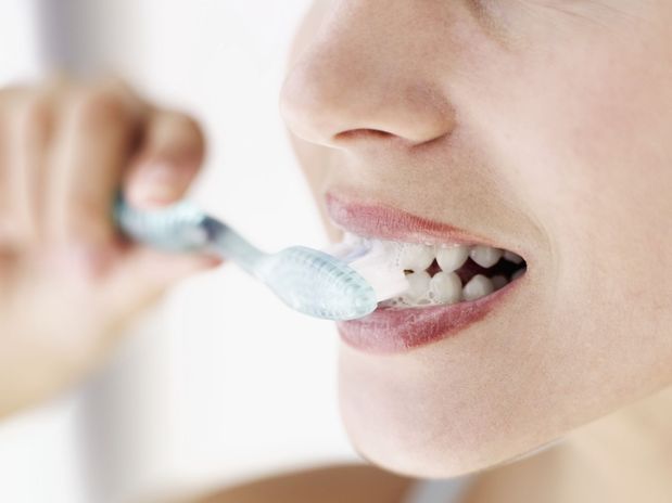 Escovar os dentes corretamente evita câncer de esôfago 