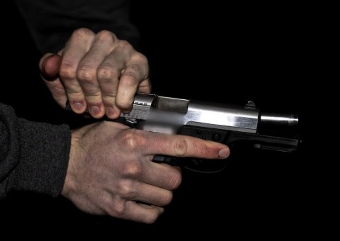 Homem é preso após tiroteio e perseguição policial durante tentativa de assalto em Manaus