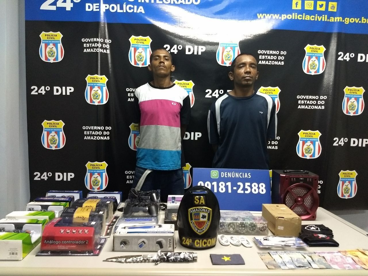 Dupla é presa em flagrante após assaltar loja e fazer adolescente refém em Manaus