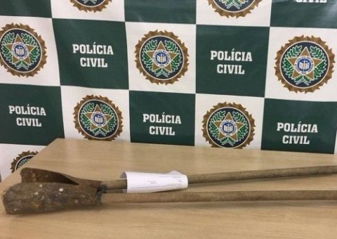 Homem é preso por matar jovem com cavadeira após briga no réveillon