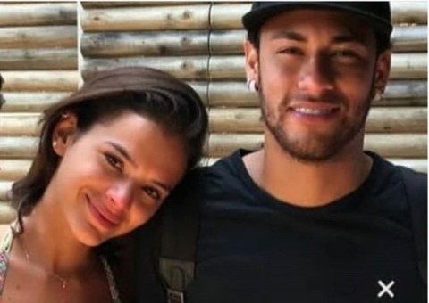 Despedida de Neymar e Bruna Marquezine é marcada por pegação e choro