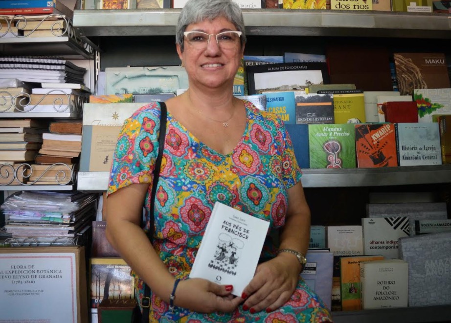 Banca do Largo realiza lançamento do livro Aos pés de Francisco nesta sexta-feira