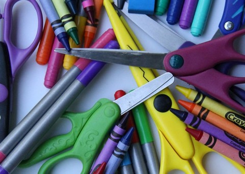 Veja dicas para economizar na compra do material escolar e evite armadilhas