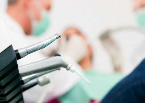 Dentista é condenado a pagar R$ 3 milhões à própria mãe pela educação recebida