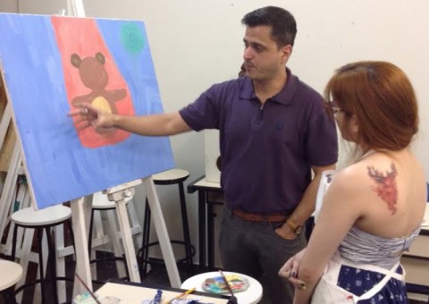 Cursos de pintura e história da arte são opções de lazer nas férias  