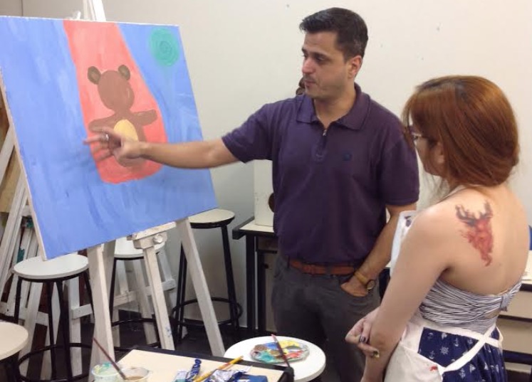 Cursos de pintura e história da arte são opções de lazer nas férias  