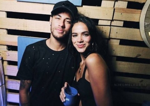Bruna Marquezine pretende adiantar novela para encontrar Neymar 