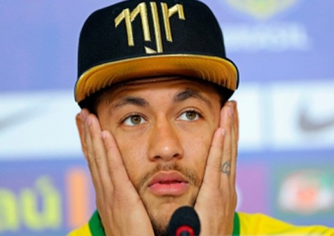 Salto radical de Neymar causa polêmica e repercute na imprensa europeia