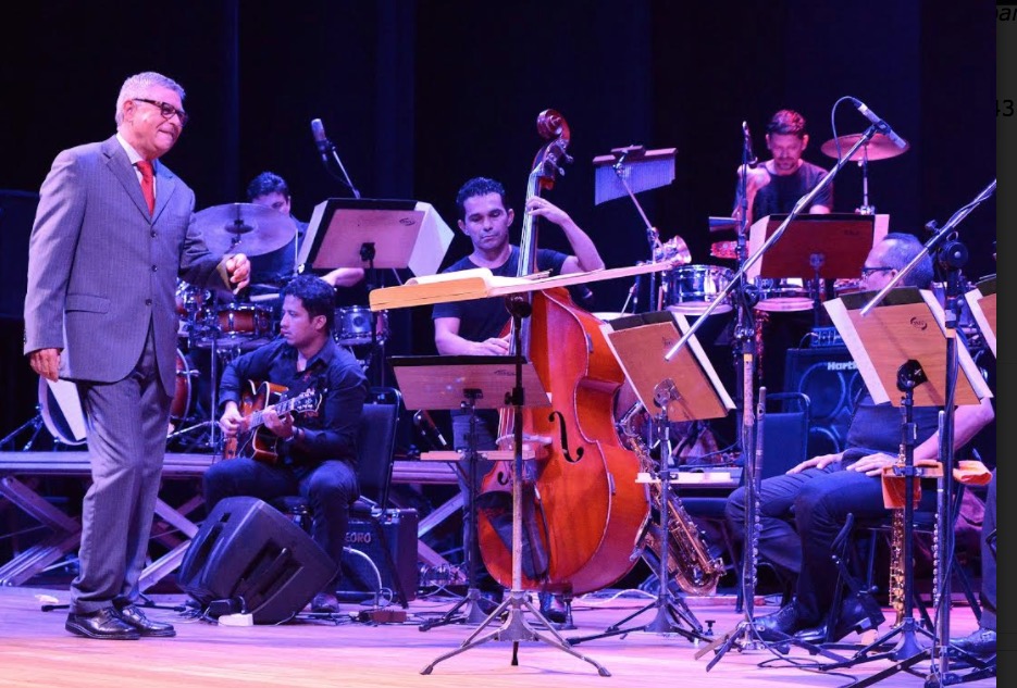 Amazonas Jazz Band mistura música brasileira e ritmos latinos no Teatro Amazonas