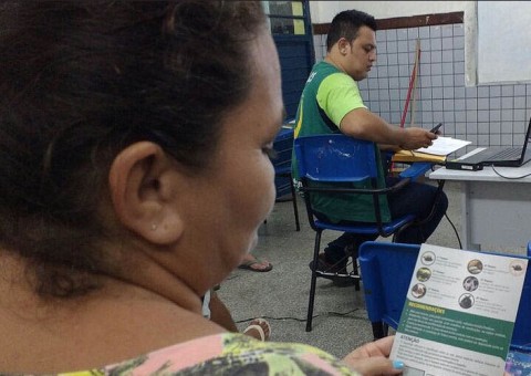 Prefeitura capacita moradores de Manaus a combater caramujo africano
