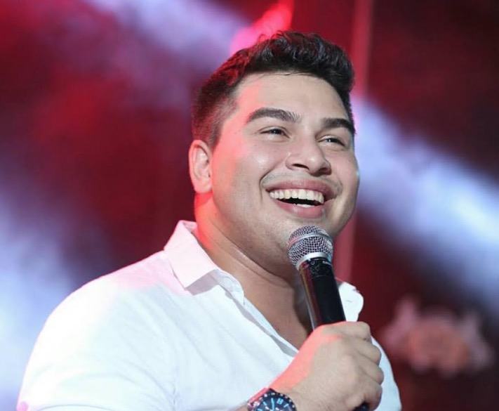 Moai promove Balada Sertaneja Open Bar nesta sexta