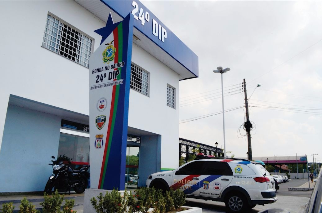 Presidiário rouba clínica, faz funcionária refém e acaba preso em Manaus