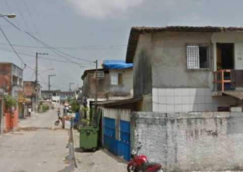 Incêndio em Santos deixa quatro pessoas feridas e ao menos 124 desalojadas