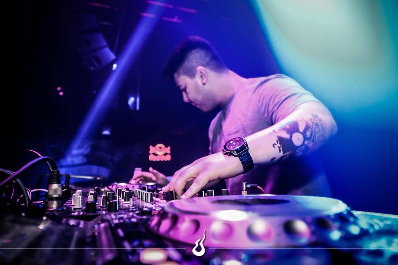 Muita música eletrônica e atividades culturais enchem o 2º Warm Up em Manaus