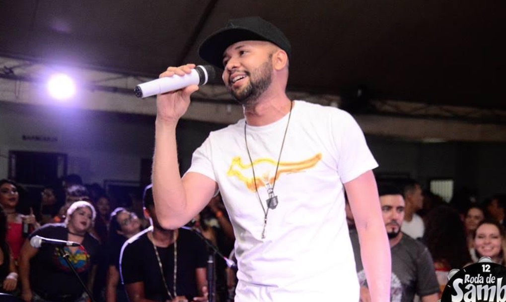 Pagode e samba com entrada liberada animam o Meia Noite Acaba