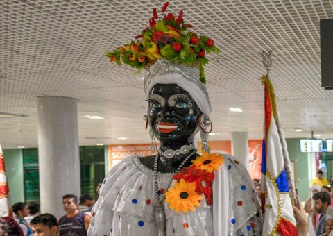 Chegada da Kamélia abre oficialmente o Carnaval de Manaus 2018