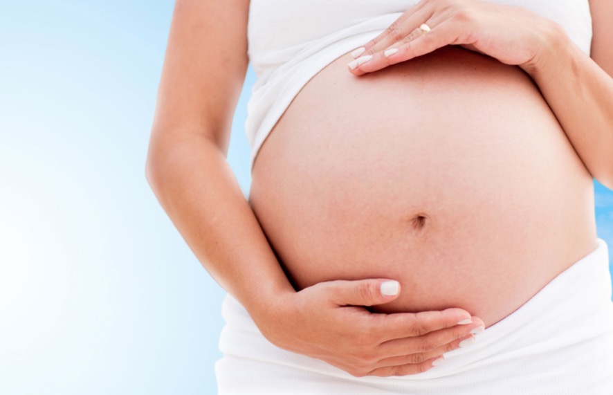 Dermatologista dá dica infalível para evitar estrias na gravidez 