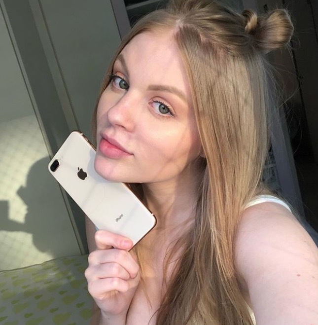 Noiva de Whindersson Nunes relembra férias com foto de bumbum empinado