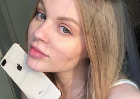 Noiva de Whindersson Nunes relembra férias com foto de bumbum empinado